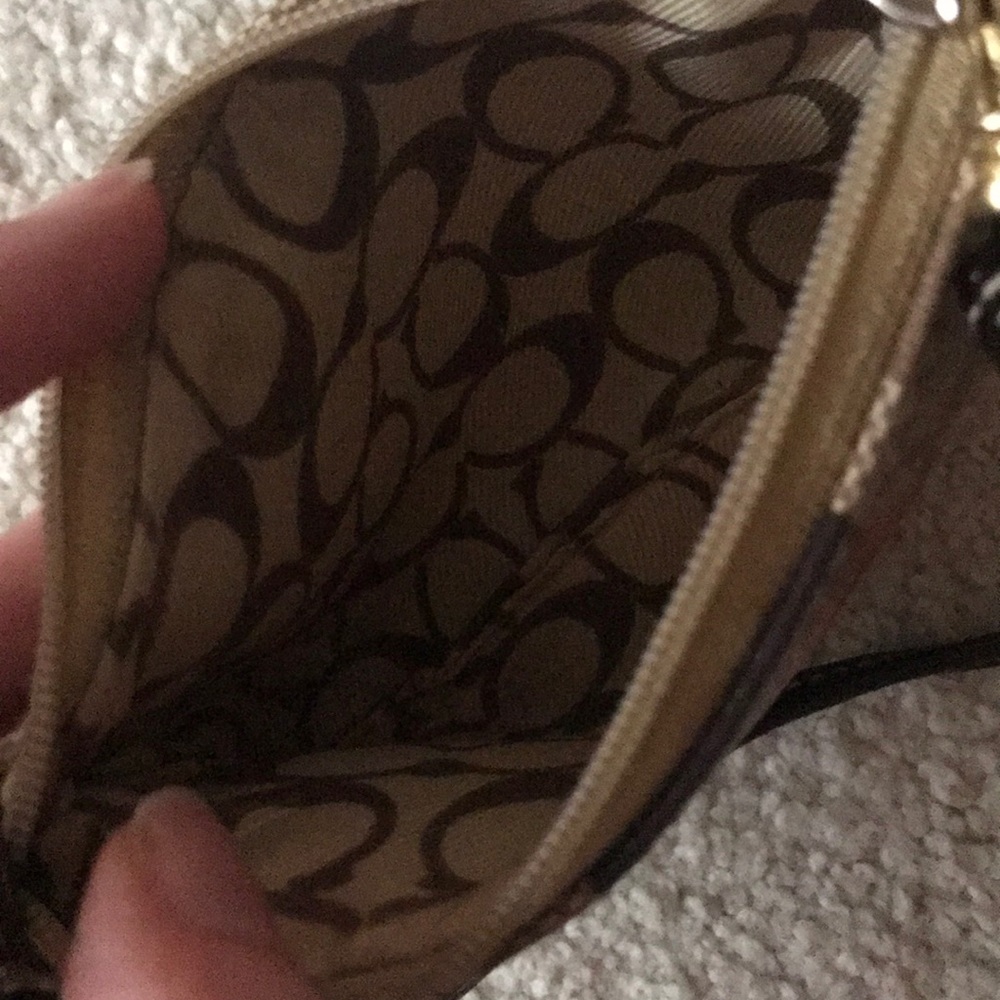 👜EUC Brown Coach Wristlet - Picture 5 of 5